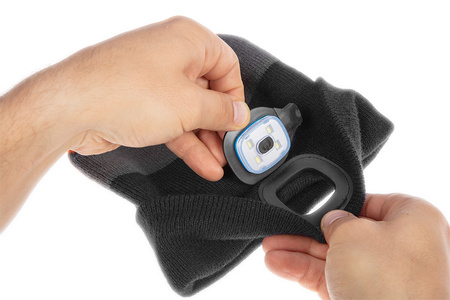 Czapka zimowa z latarką czołówką LED WARM NEO 81-631