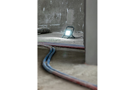 Naświetlacz LED przenośny 30W 2400lm 6400K 240V IP65 120st Hogert LD-INEXT30WP-64