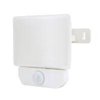 Naświetlacz LED biały z czujnikiem 10W 900LM 4000K IP65 Bemko C65-LFX-010WH-4K-PIR